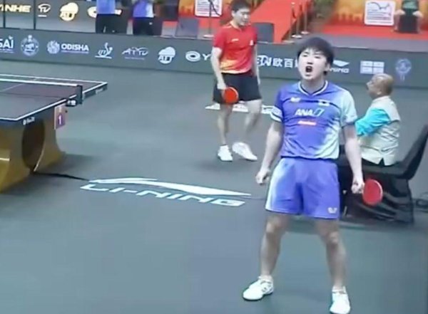 兴泊证券 再输外战！28岁梁靖崑2-3不敌世界第4张本智和 后者怒吼疯狂庆祝